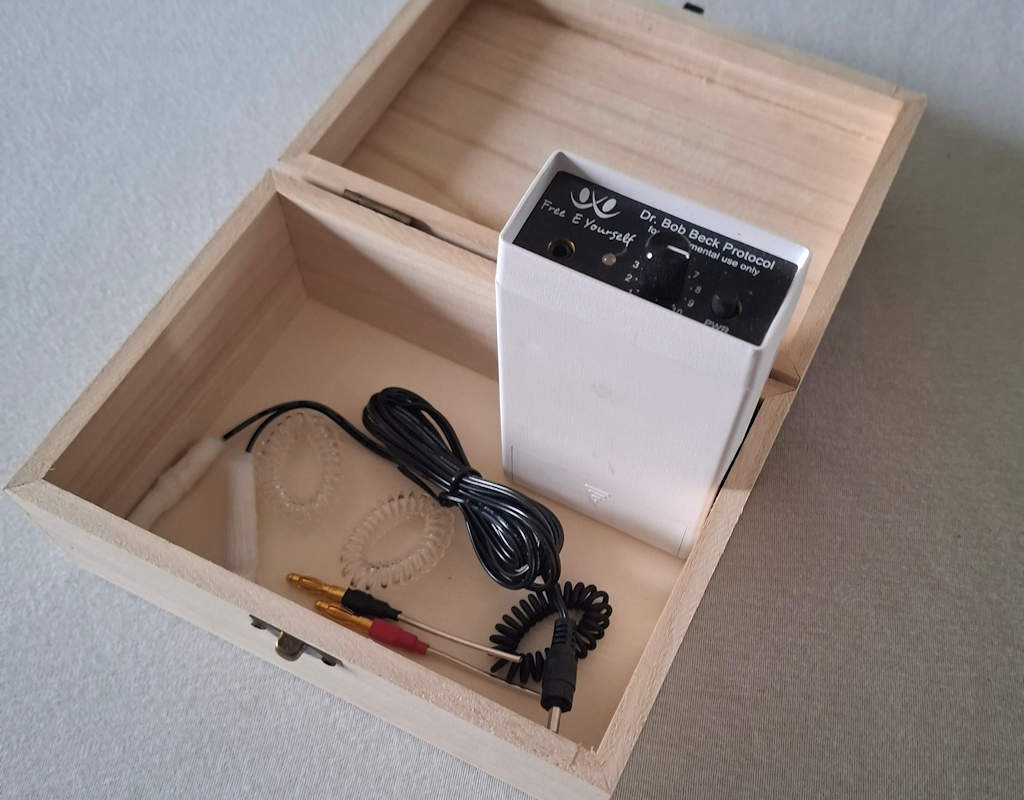 Dr. Beck Pulser met zilverwater generator